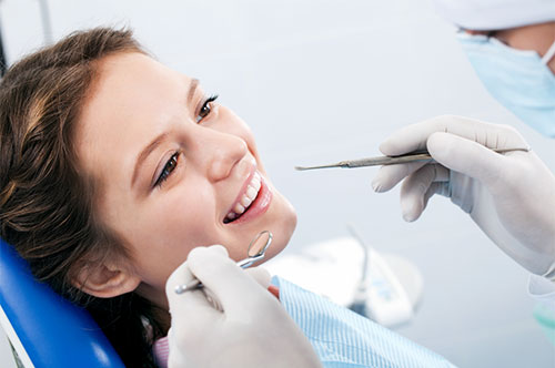 Stay Prepared When a Dental Emergency Interrupts Your Holiday Fun